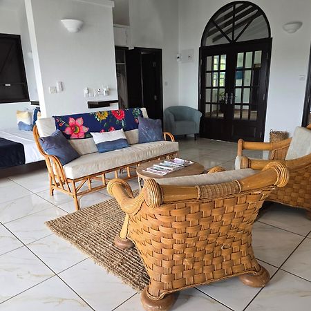 Hodges Bay House Apartment Calibishie Bagian luar foto