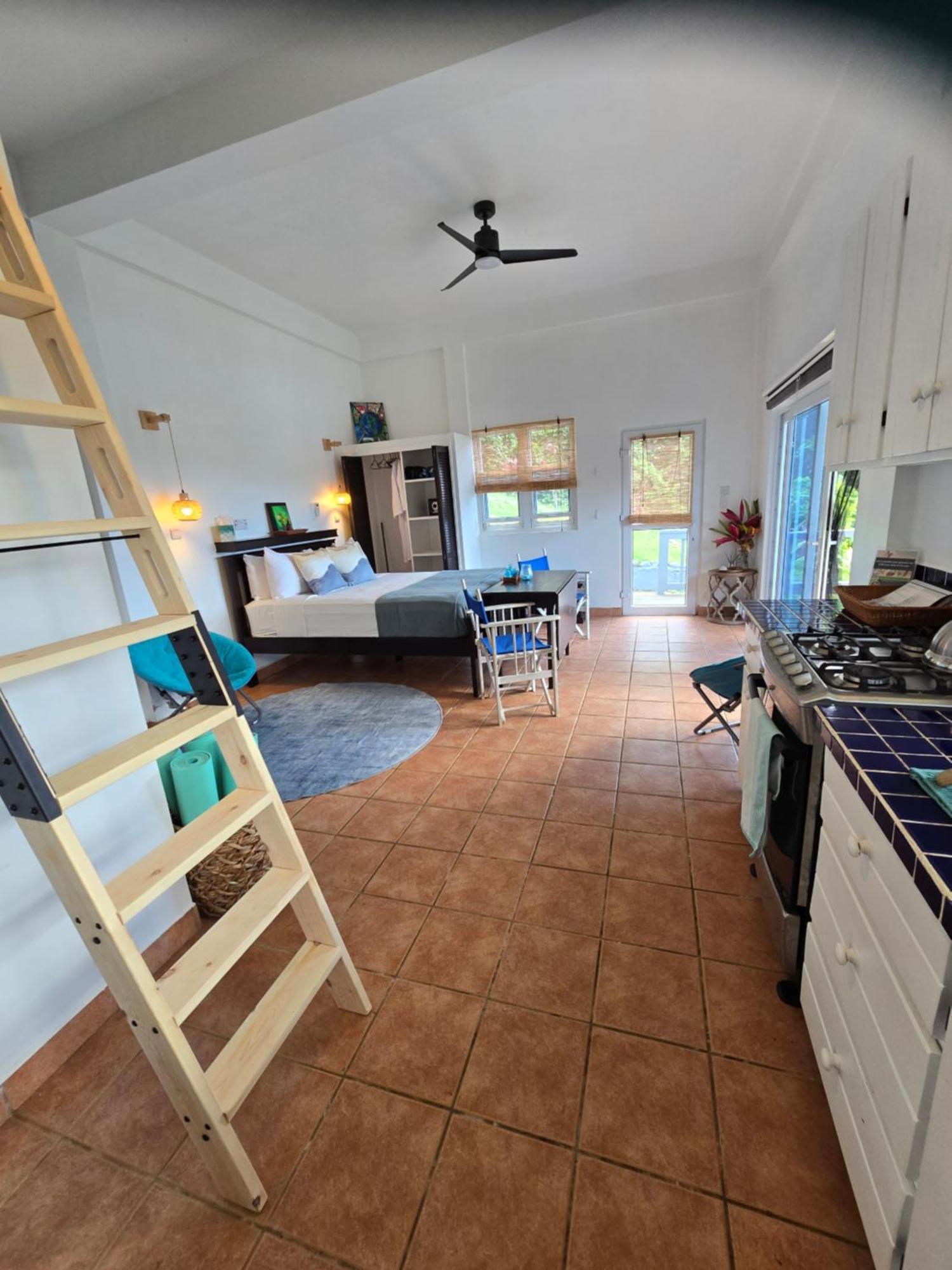 Hodges Bay House Apartment Calibishie Bagian luar foto